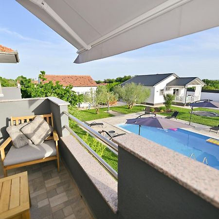 Apartment Amelie - With Pool And Sauna! Galovac  ภายนอก รูปภาพ