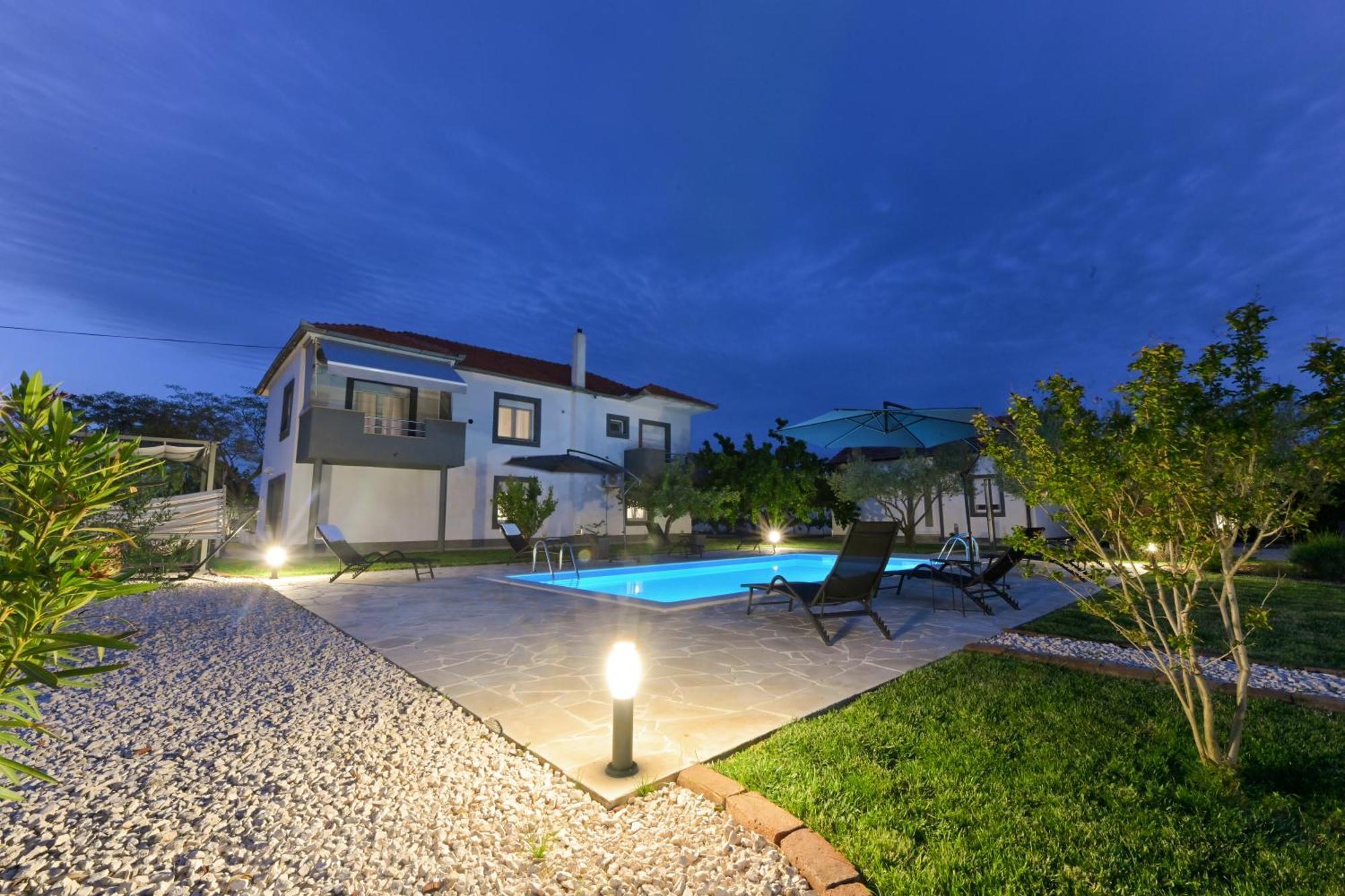 Apartment Amelie - With Pool And Sauna! Galovac  ภายนอก รูปภาพ