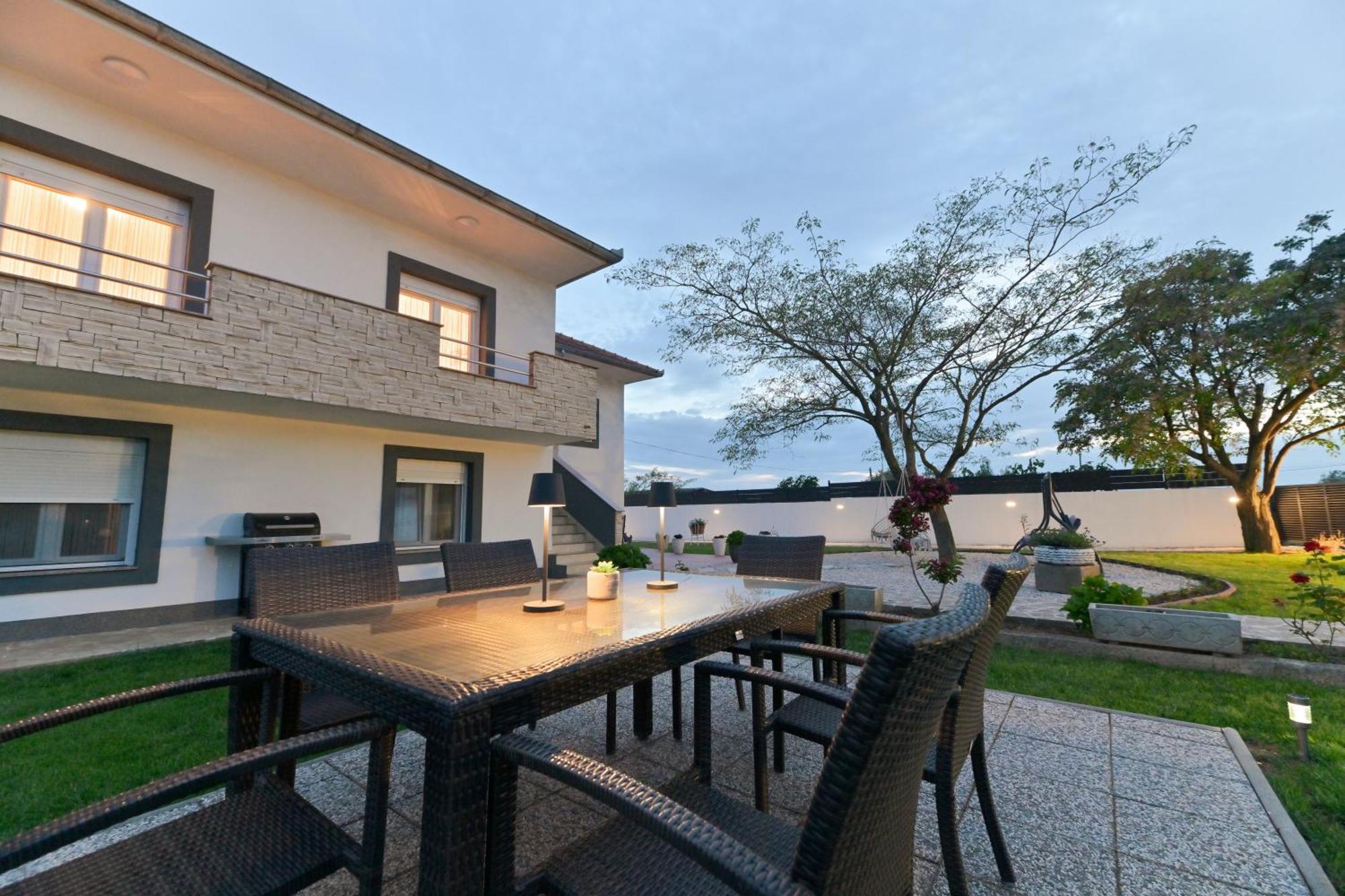 Apartment Amelie - With Pool And Sauna! Galovac  ภายนอก รูปภาพ