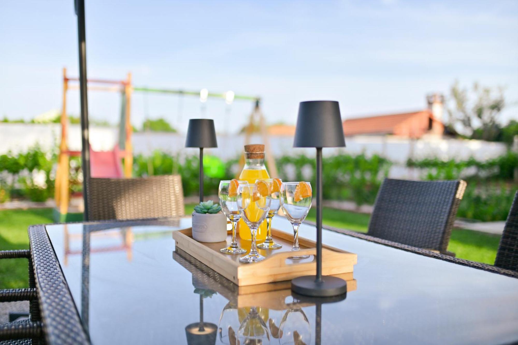Apartment Amelie - With Pool And Sauna! Galovac  ภายนอก รูปภาพ