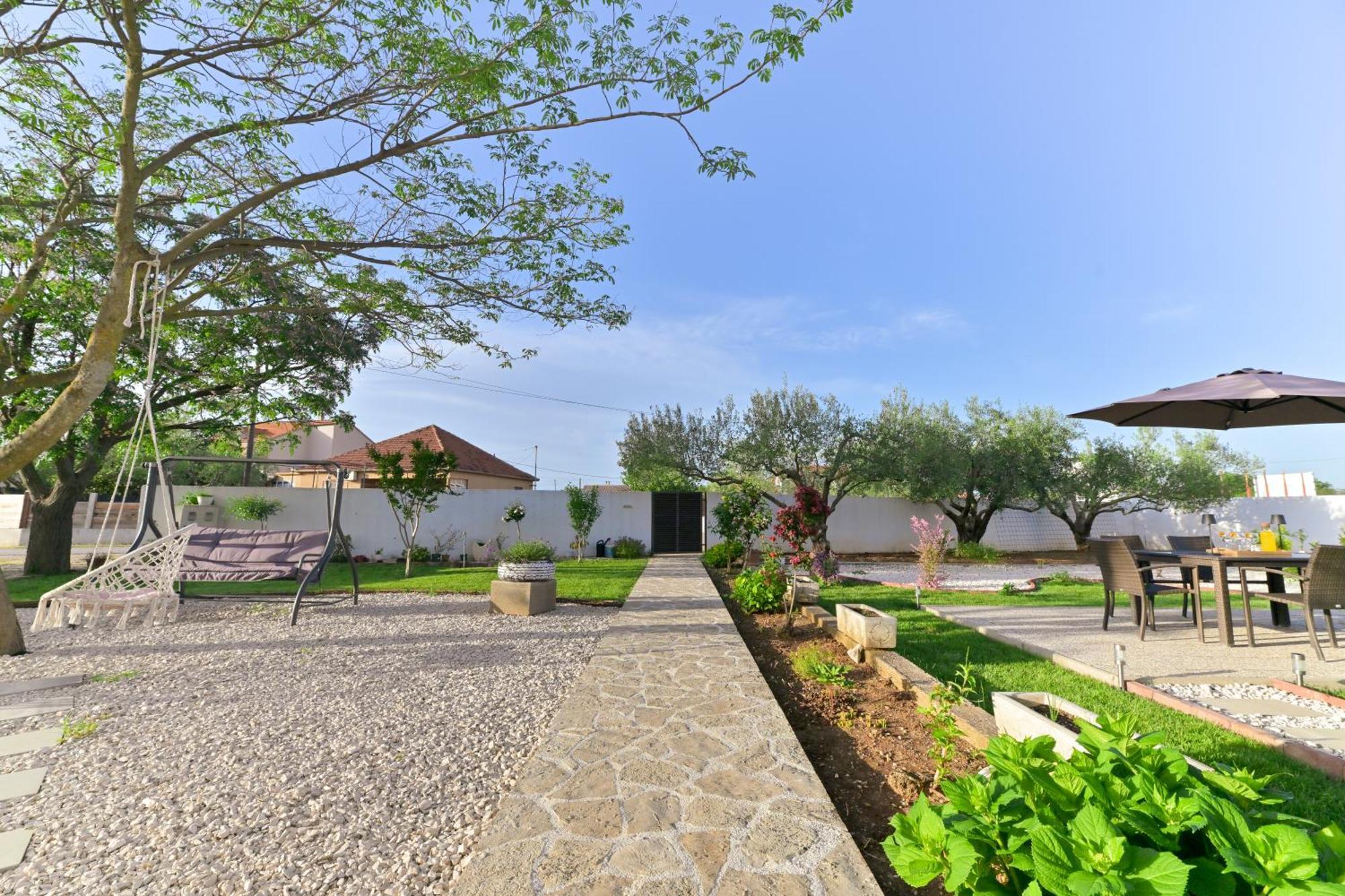 Apartment Amelie - With Pool And Sauna! Galovac  ภายนอก รูปภาพ